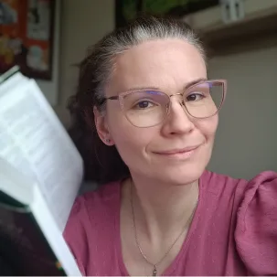 Katarzyna Mrożek, korektorka; ukończyła kurs korekty organizowany przez Ewę Bindę z Centrum Korekty
