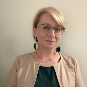 Jolanta Brzozowska, korektorka; ukończyła kurs korekty organizowany przez Ewę Bindę z Centrum Korekty